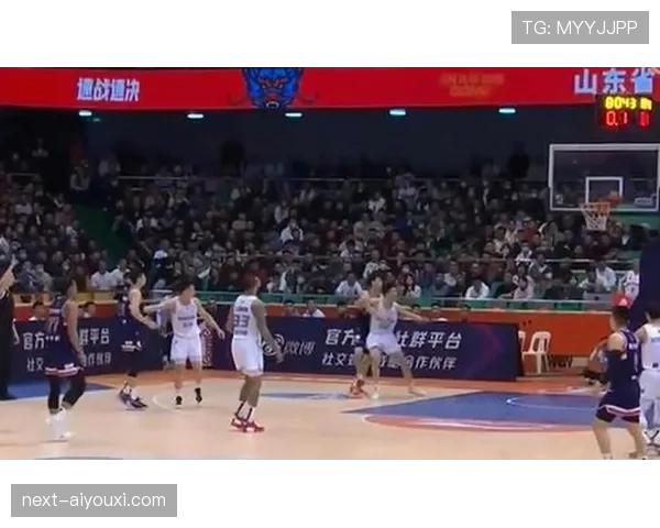 你知道国际篮联对三秒违例的具体判定标准吗？解析规则差异与争议。